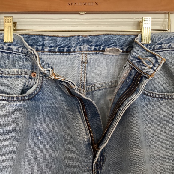 VINTAGE DISTRESSED MENS DISTRESSED 550 LEVI’S JEANS 34 x 30 RELAXED FIT - Picture 9 of 15